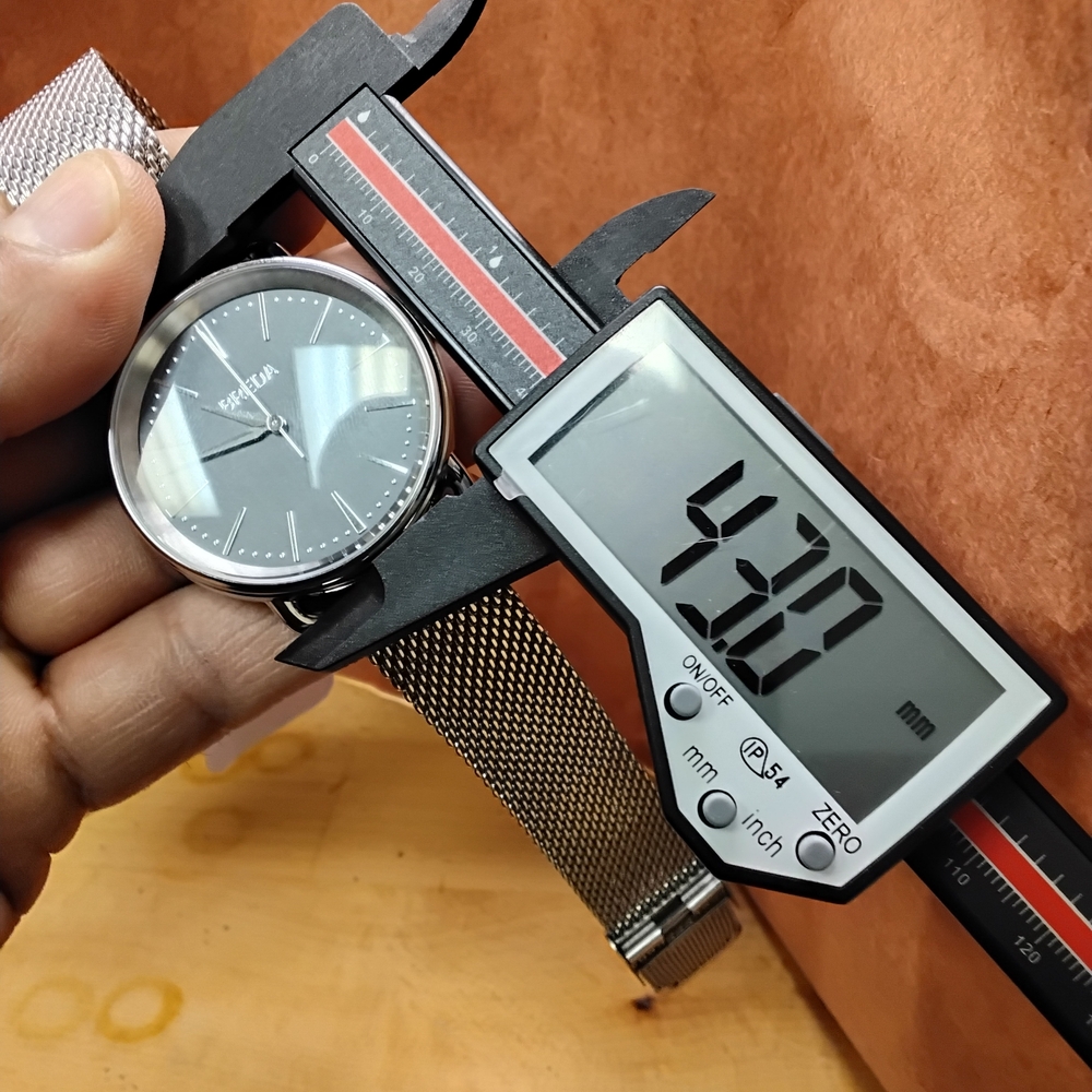Black Dial Silver Mesh Men's Watch - Picture 10 of 10